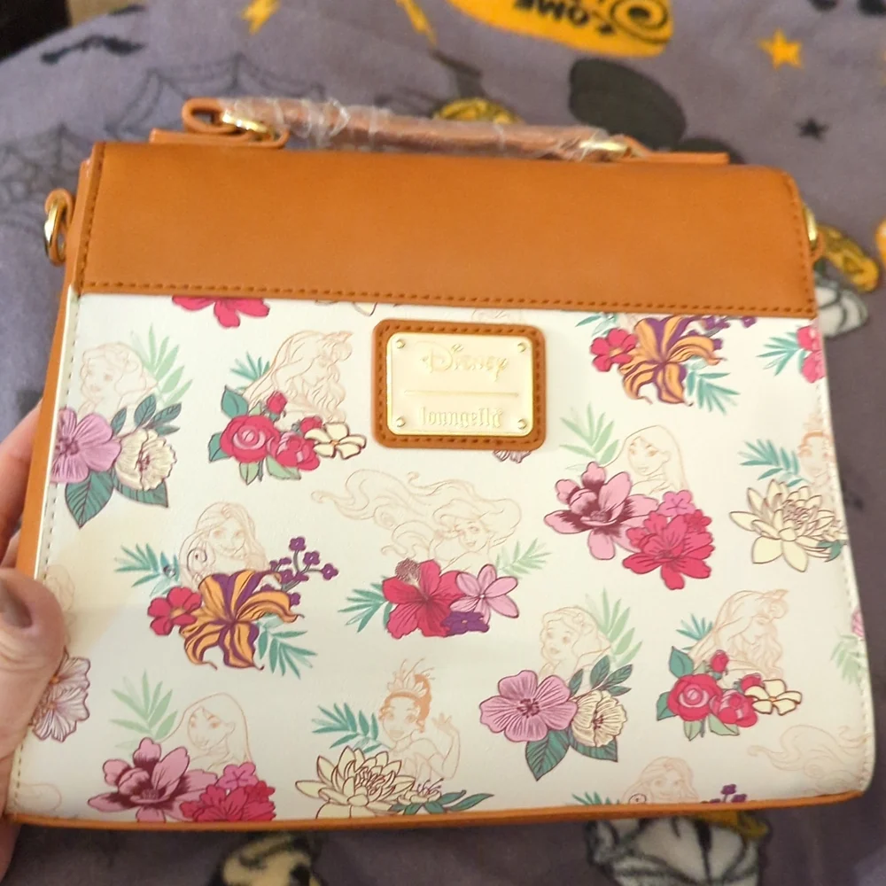 Loungefly Disney princess crossbody - Picture 2 of 2